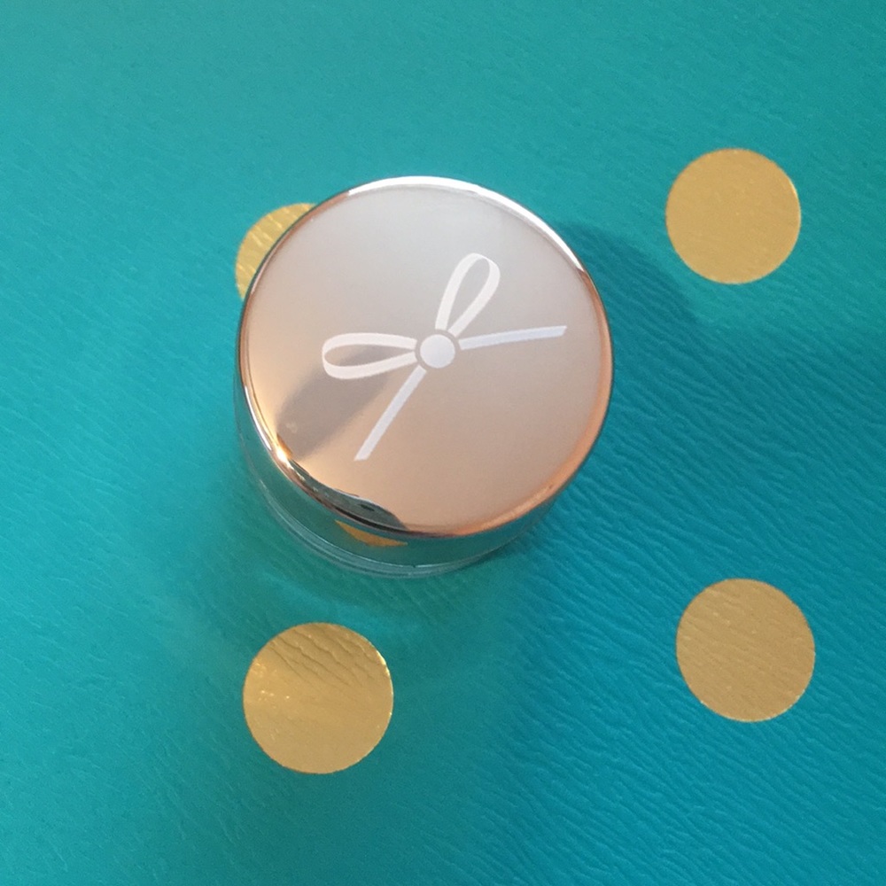 Translucent powder